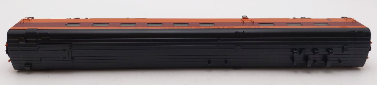 Walthers 920-9104 HO Milwaukee Road 85' 48-Seat Diner #125 VG/Box