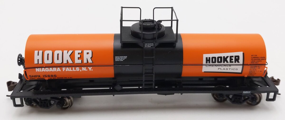 Bachmann 75803 HO Hooker Chemicals Chemical Tank Car #15686 EX/Box