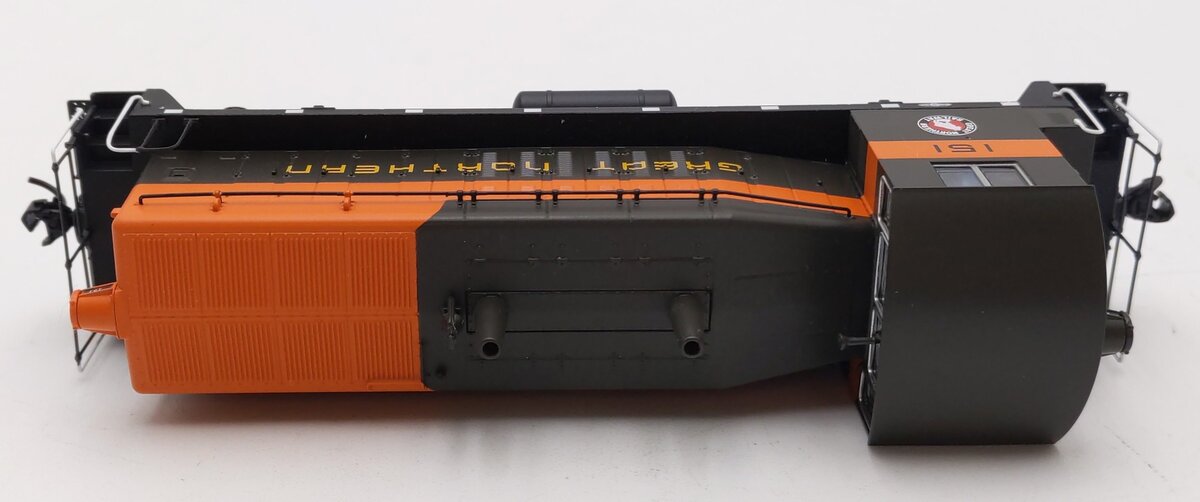 Walthers 910-10627 HO GN EMD NW2 Diesel Locomotive Phase V Standard DC #151 LN/Box