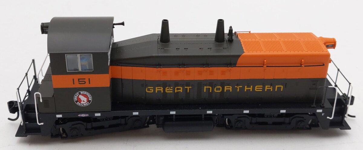 Walthers 910-10627 HO GN EMD NW2 Diesel Locomotive Phase V Standard DC #151 LN/Box