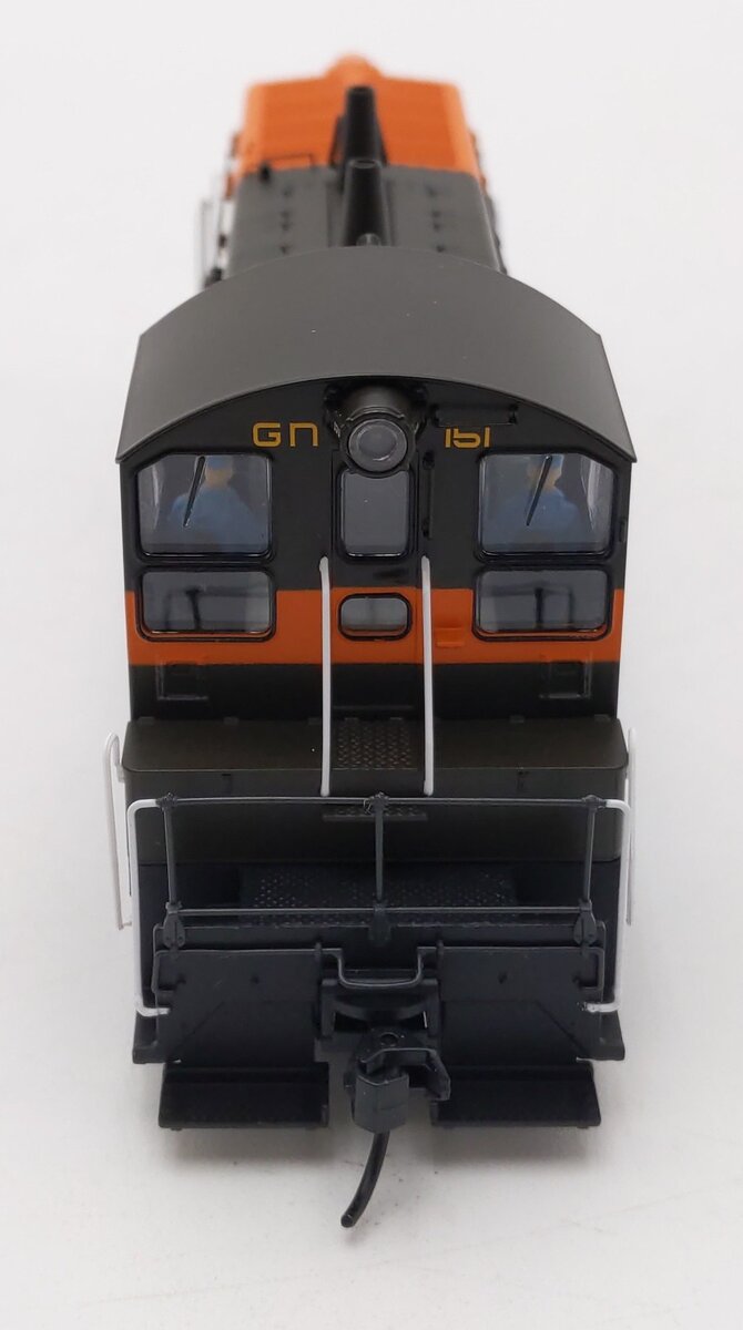 Walthers 910-10627 HO GN EMD NW2 Diesel Locomotive Phase V Standard DC #151 LN/Box