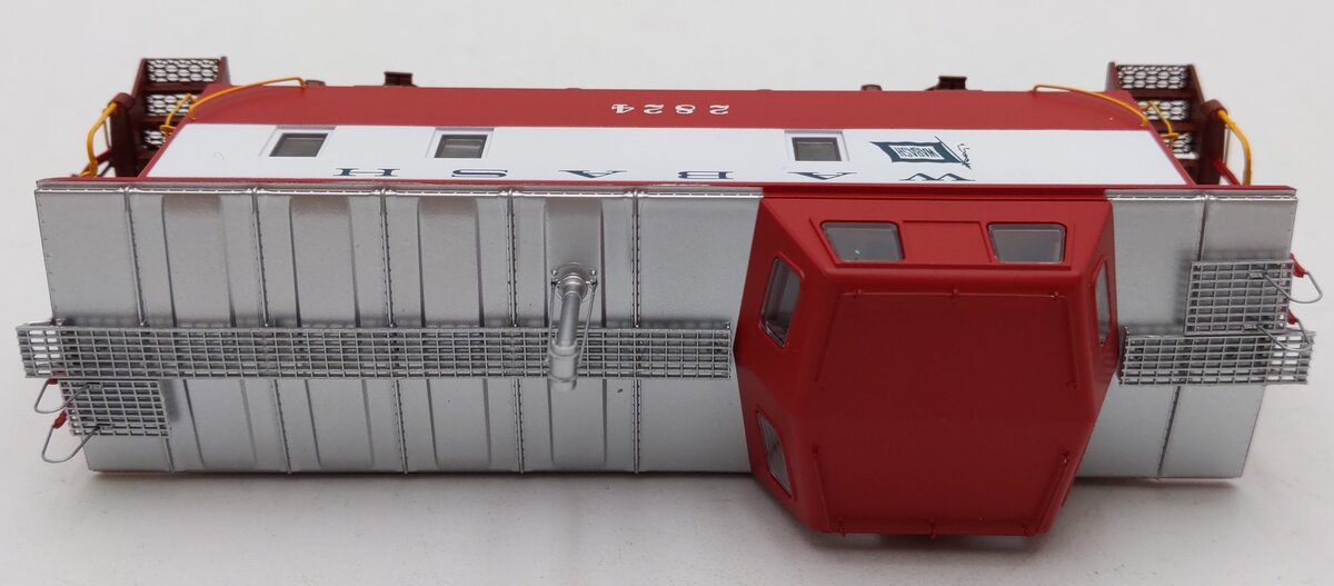 Walthers 920-103612 HO Scale Wabash 30' Streamlined Caboose #2824 LN/Box