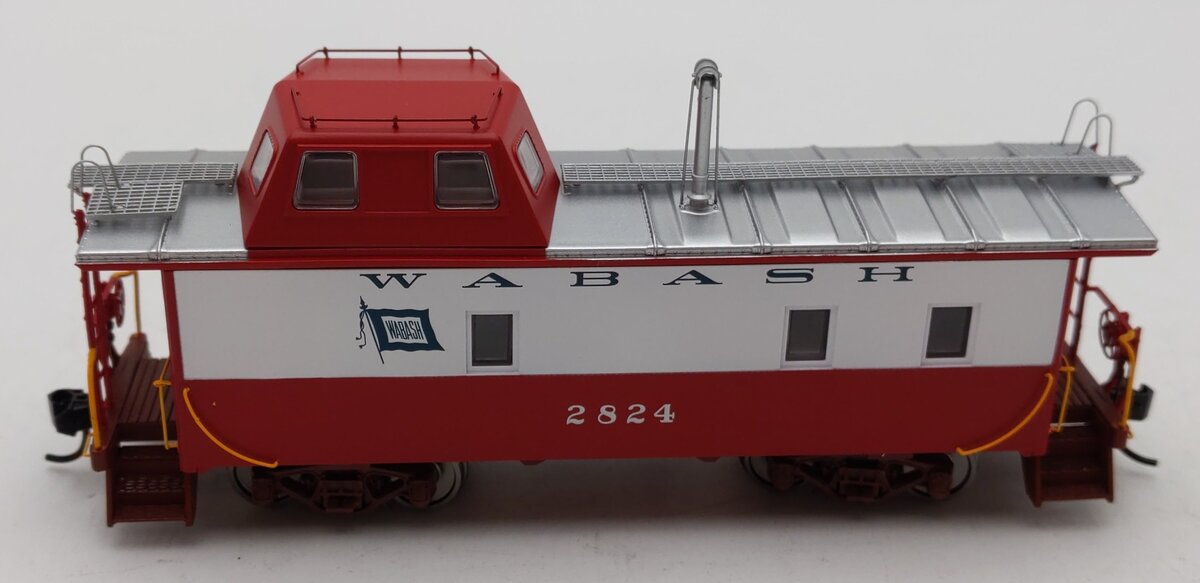 Walthers 920-103612 HO Scale Wabash 30' Streamlined Caboose #2824 LN/Box
