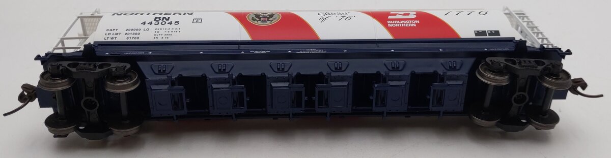 Atlas 20007232 HO Scale BN Bicentennial 6-Bay Cylindrical Hopper #443045 LN/Box