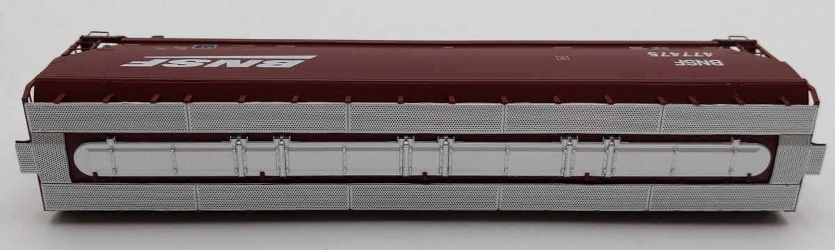 Scale Trains SXT11820 HO Scale BNSF Greenbrier 5188cf Covered Hopper #477475 LN/Box