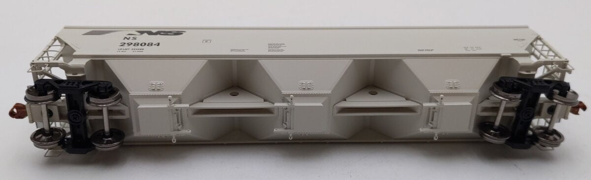 Scale Trains SXT11832 HO Scale Norfolk Southern Covered Hopper #298084 LN/Box