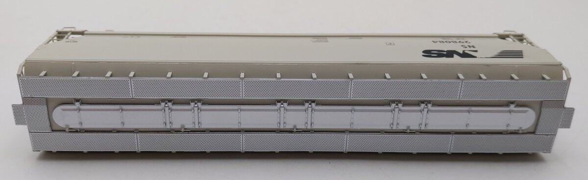 Scale Trains SXT11832 HO Scale Norfolk Southern Covered Hopper #298084 LN/Box