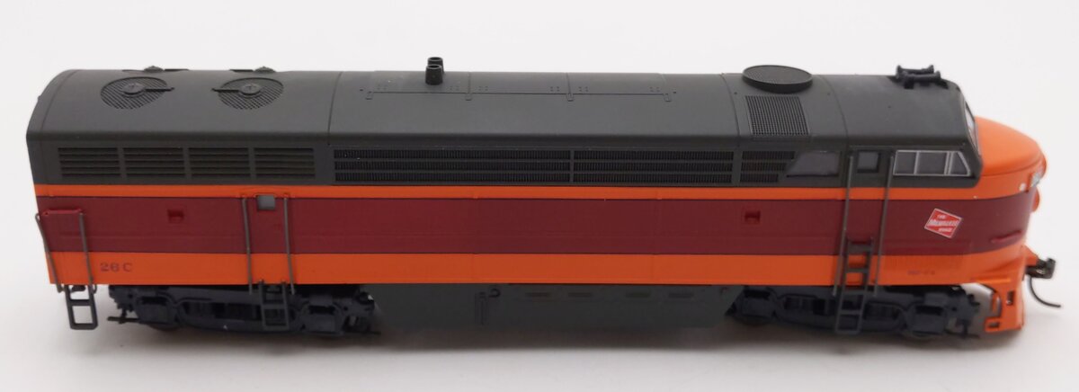 Proto 1000 23985 HO Scale Mlwaukee Road C-Liner Diesel Engine #26C EX/Box
