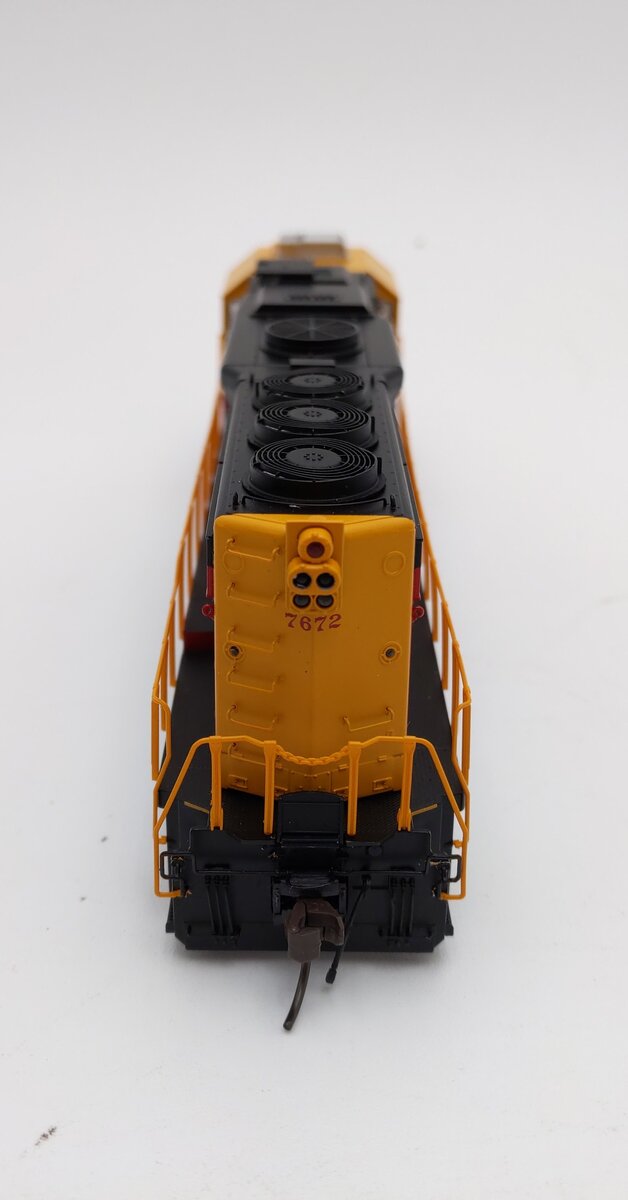 Atlas 10004247 HO Southern Pacific Gold GP40-2 Diesel Locomotive #7672 VG/Box