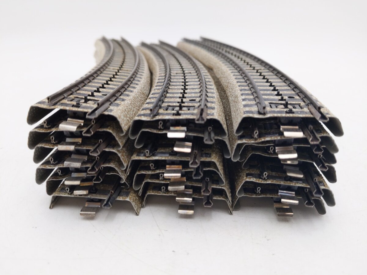 Marklin 5200 HO Scale Curved Track Sections [18] EX