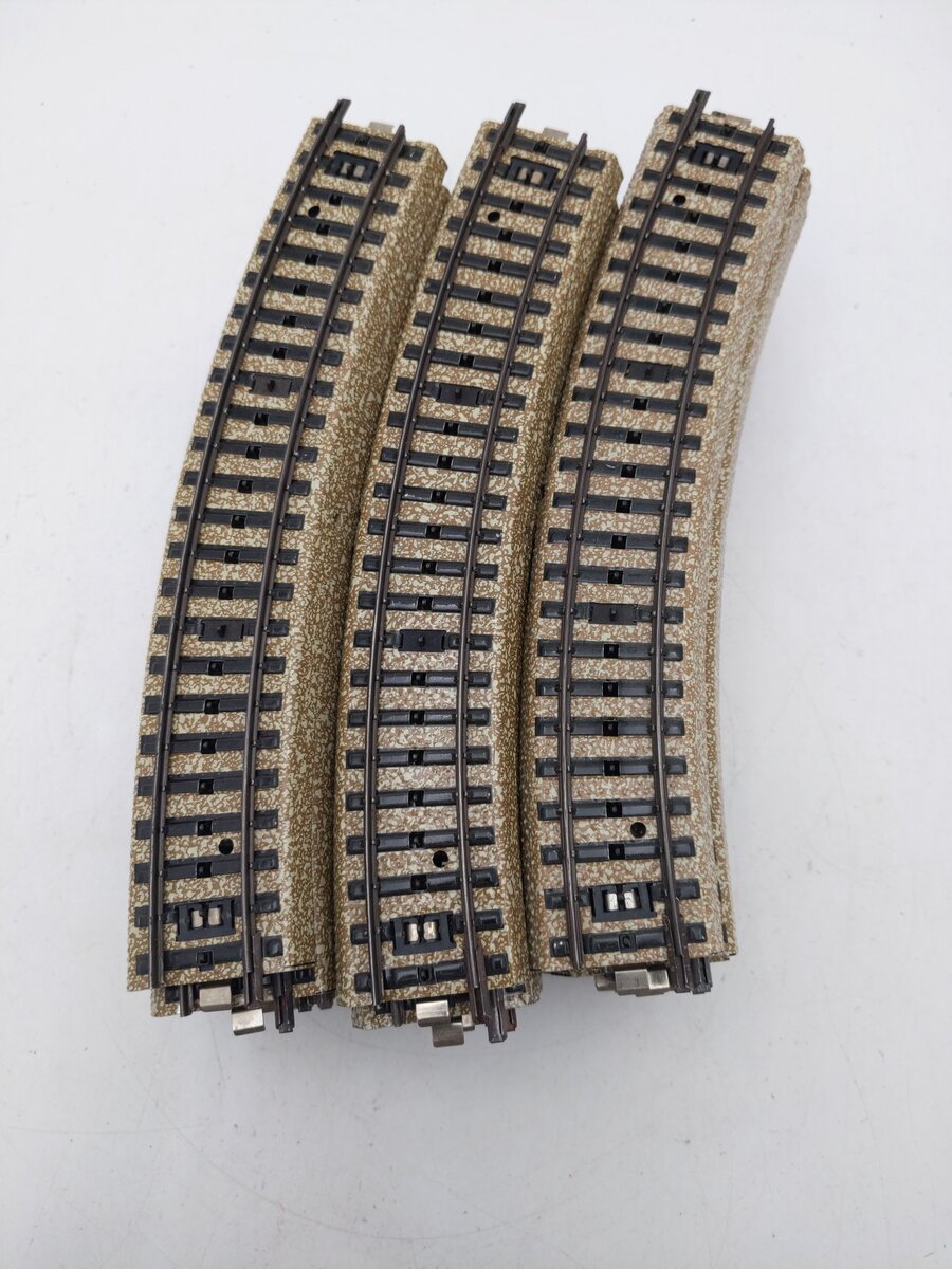 Marklin 5100 HO Scale Metal Curved Track (30) EX