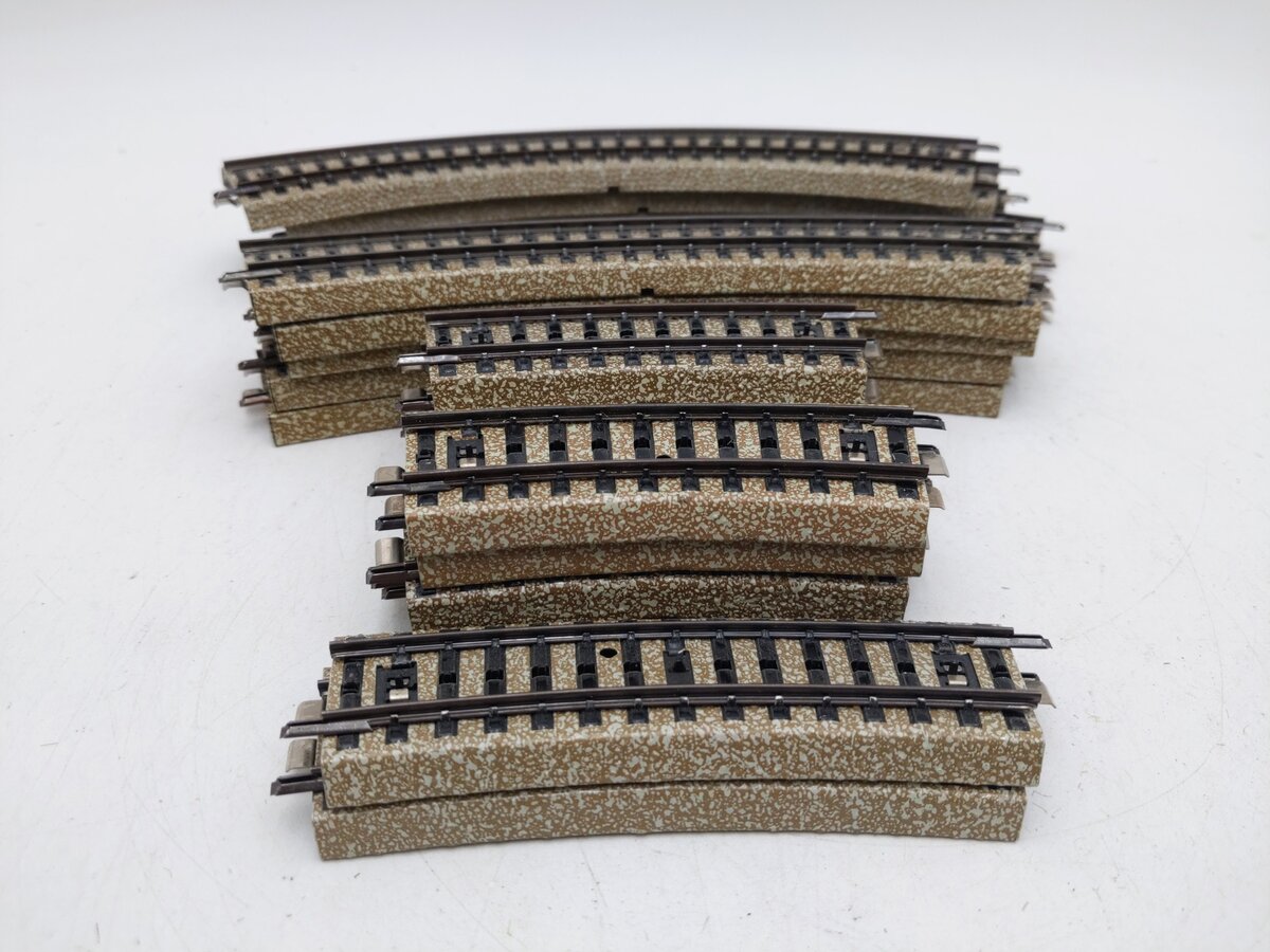 Marklin HO Scale Assorted Curved Track [24] EX