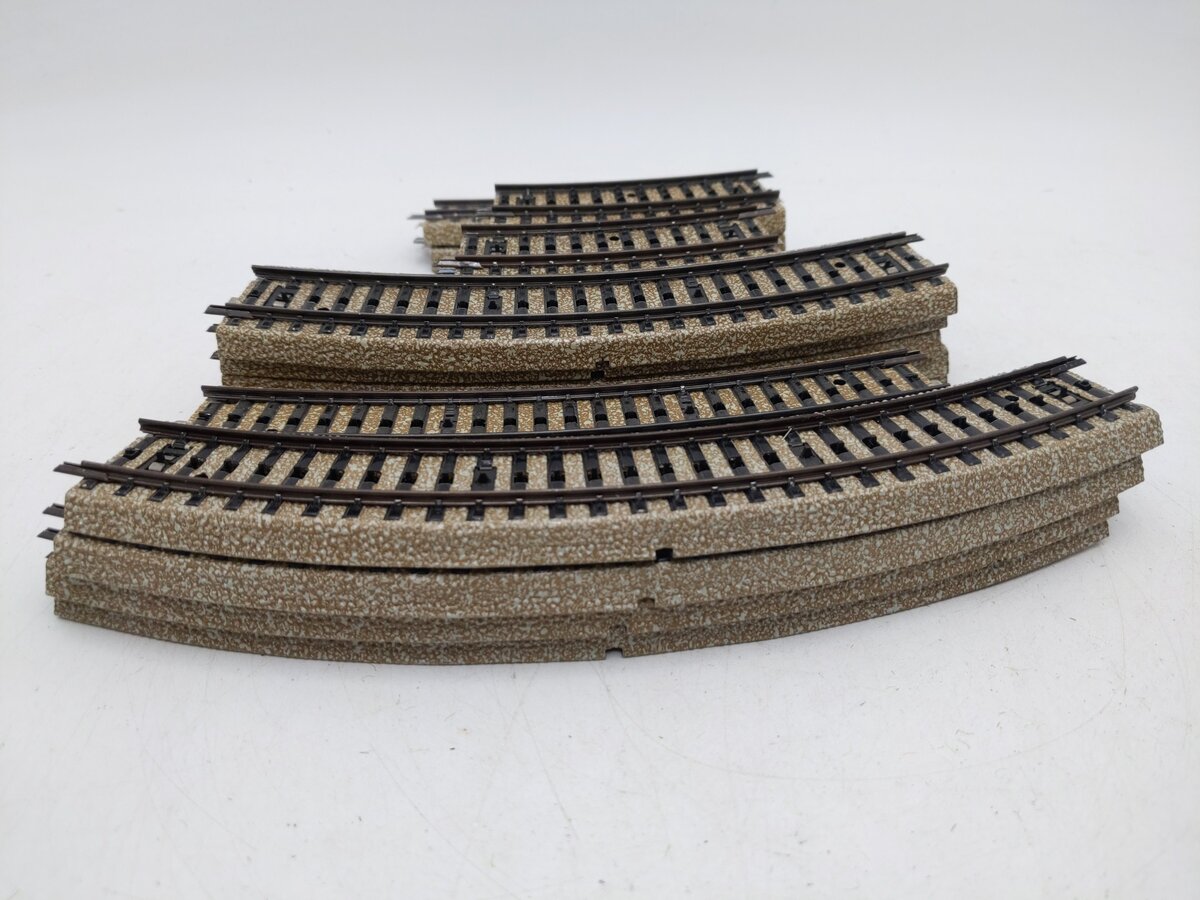 Marklin HO Scale Assorted Curved Track [24] EX