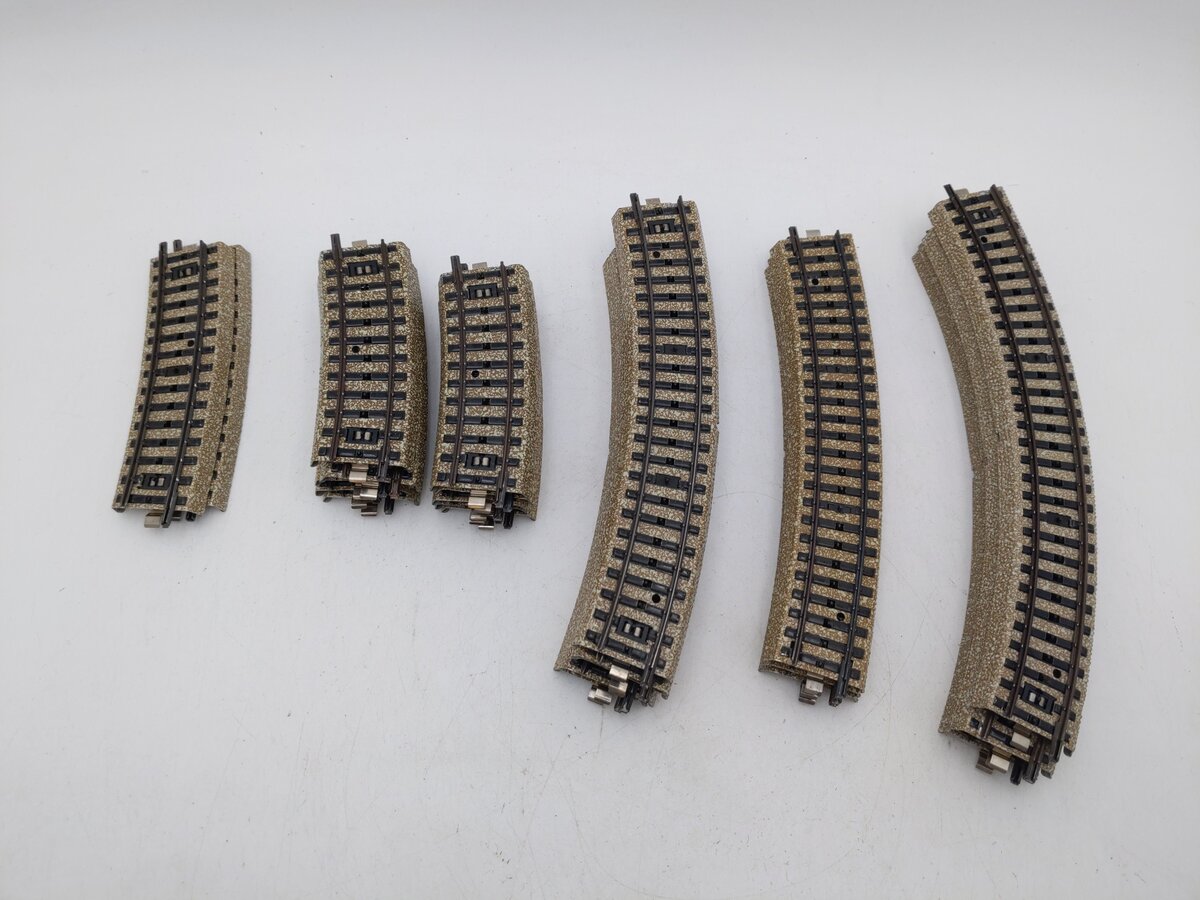 Marklin HO Scale Assorted Curved Track [24] EX