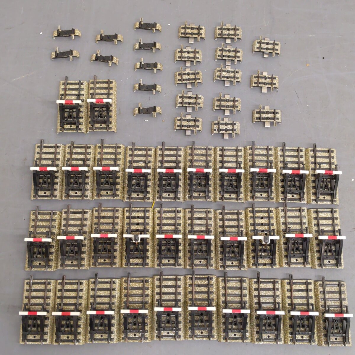 Marklin HO Scale Assorted Straight Track [54] EX