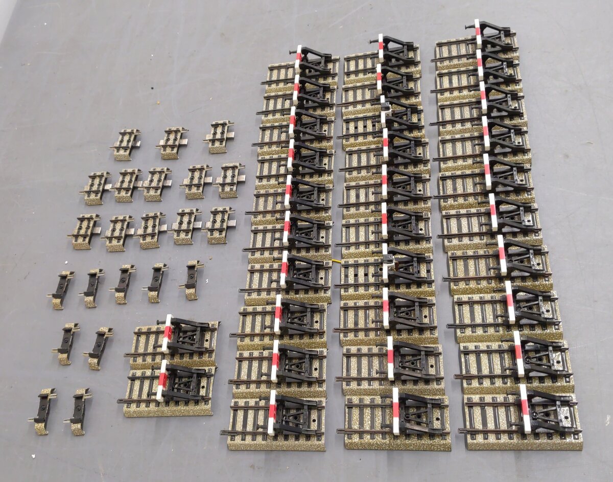 Marklin HO Scale Assorted Straight Track [54] EX