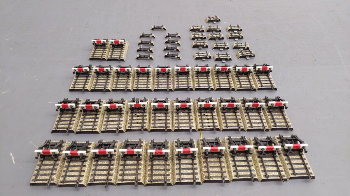 Marklin HO Scale Assorted Straight Track [54] EX