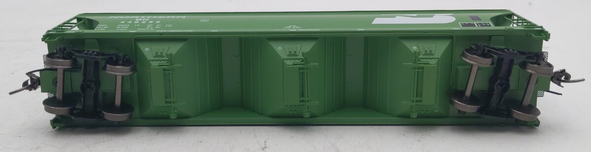 InterMountain 47001-35 HO Scale Burlington Northern 3-Bay Hopper #446252 LN/Box