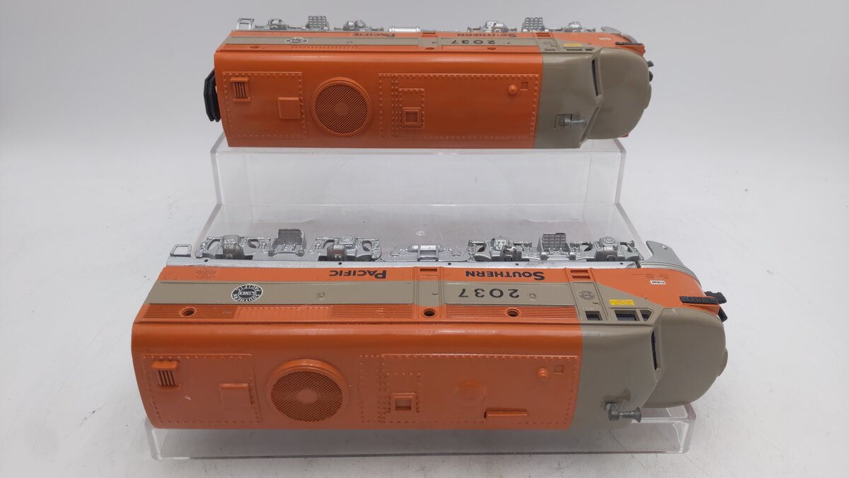O Gauge CUSTOM Sothern Pacific AA Diesel Locomotives #2037