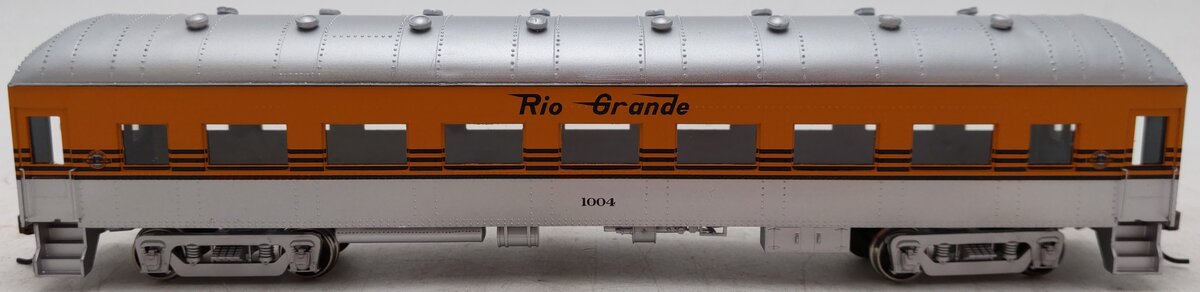 Roundhouse 86613 HO Rio Grande Coach Car #1004 LN/Box