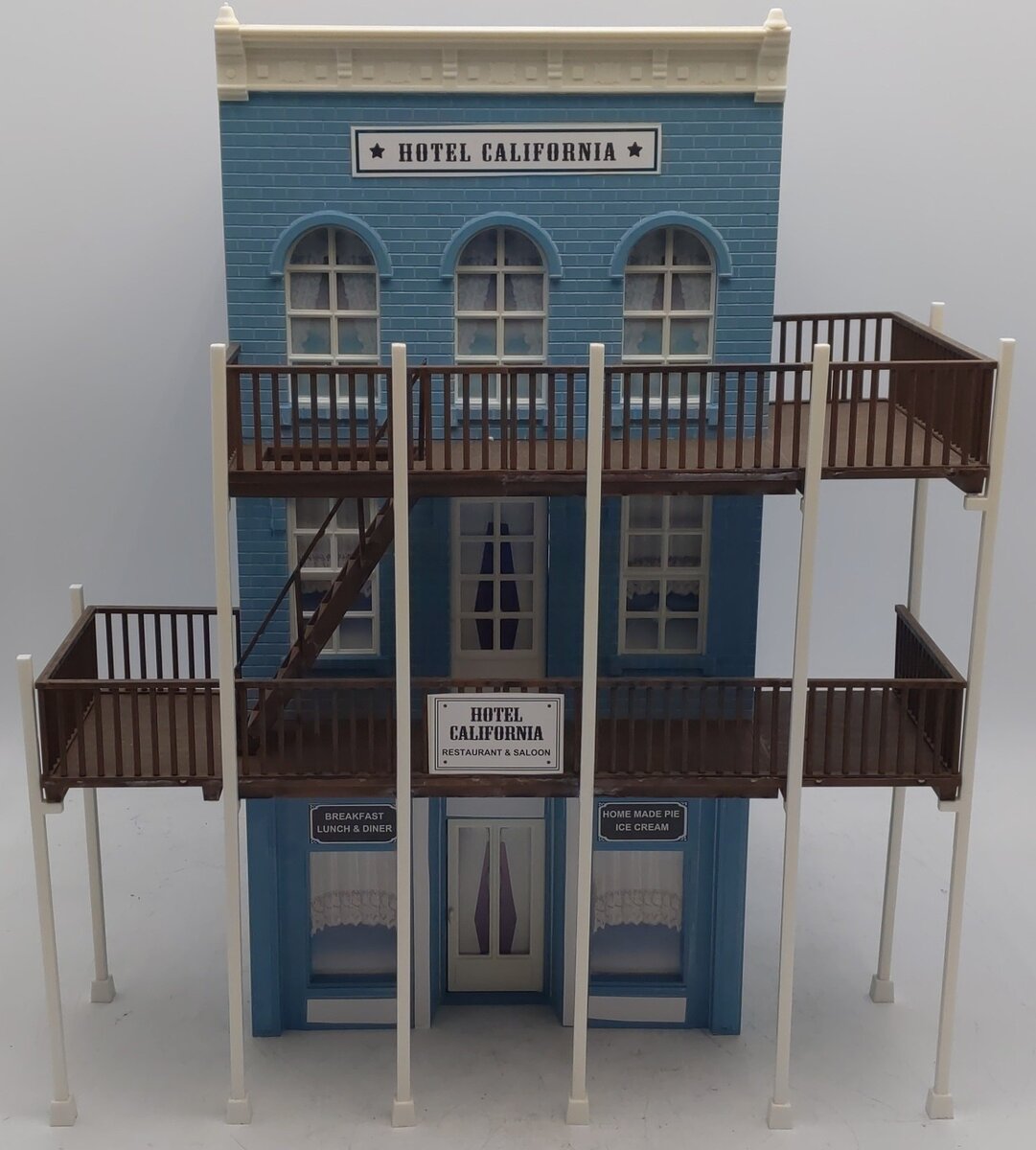 Piko 62260 G Scale Hotel California Building VG