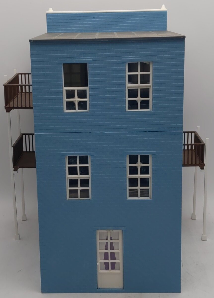 Piko 62260 G Scale Hotel California Building VG