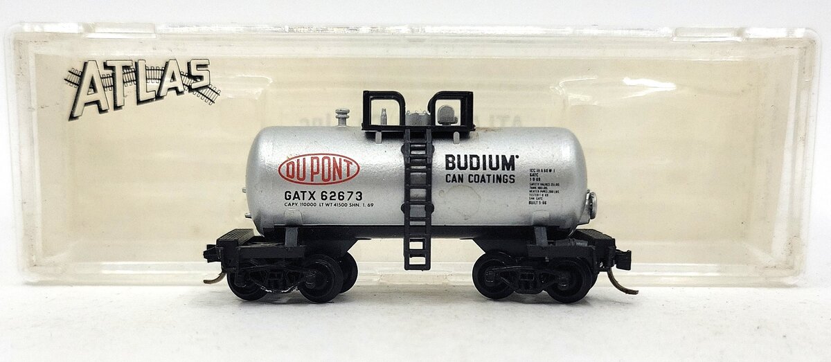 Atlas 3243 N Scale Dupont "Beercan" Tank Car #62673 EX/Box