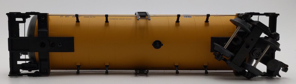 MTH 20-9205 O Gauge Union Pacific Unibody Tank Car #67890 VG/Box