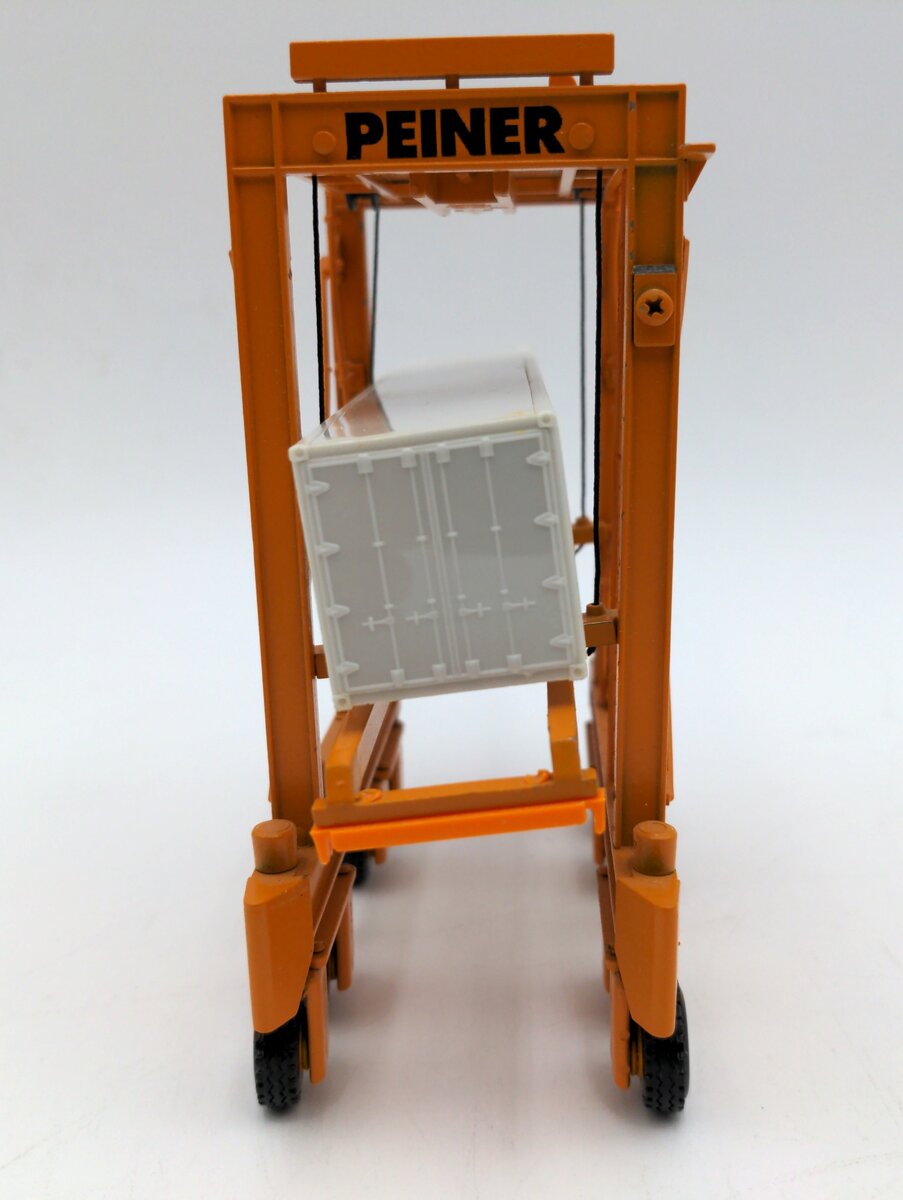 Conrad 2110 HO Peiner Straddle Carrier Type T/Box