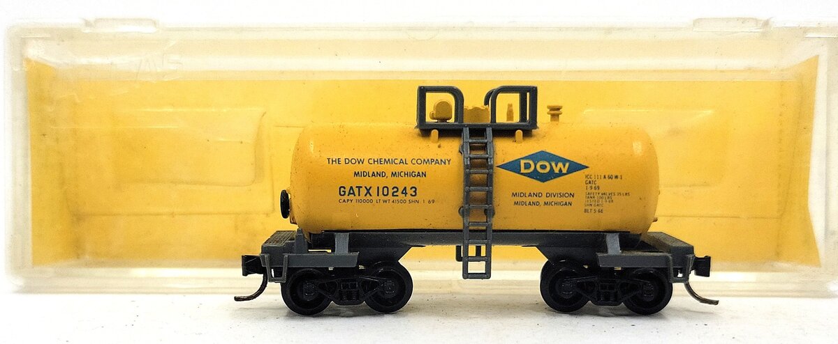 Atlas 3233 N Scale Dow Chemical "Beercan" Tank Car #10243 LN/Box