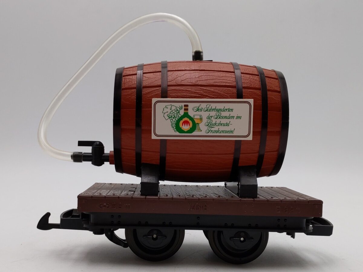 LGB 40470 G Scale Flatcar with Wine Barrel EX/Box