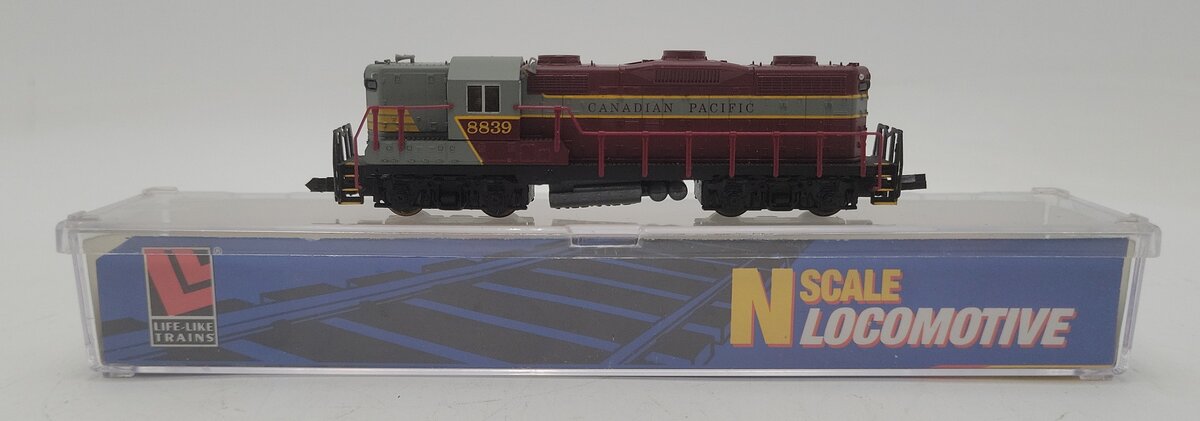 Life Like 77853 N Scale Canadian Pacific GP-9 Diesel Locomotive #8839 EX/Box