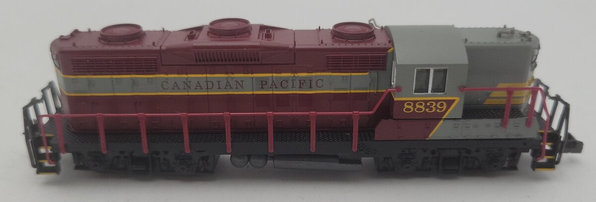 Life Like 77853 N Scale Canadian Pacific GP-9 Diesel Locomotive #8839 EX/Box