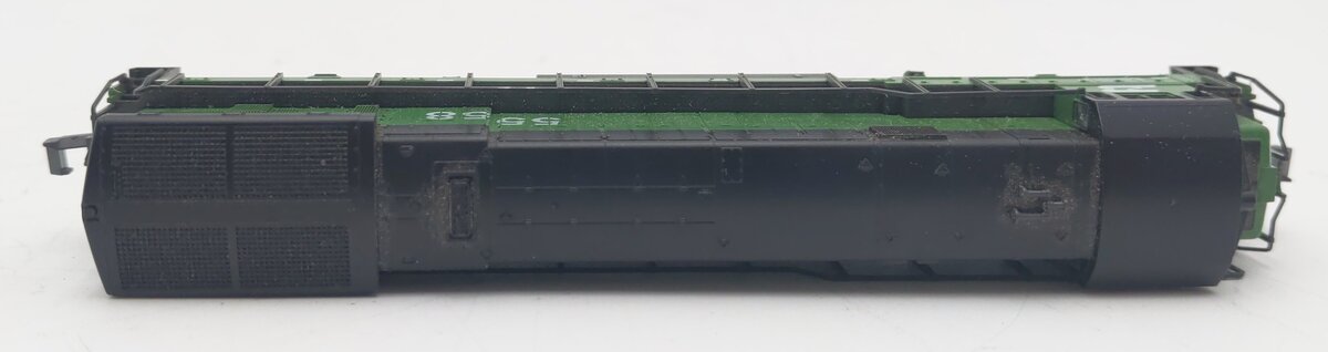 Kato 176-304 N Scale Burlington Northern C30-7 Diesel Engine #5558 EX/Box
