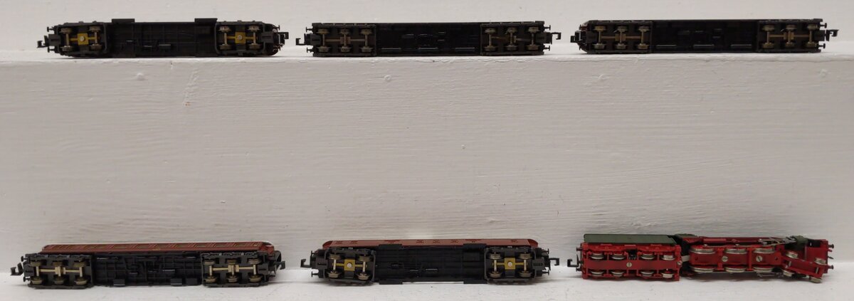 Trix 51-1017-00 N Scale Orient Express Steam Locomotive & Passenger Car Set EX/Box