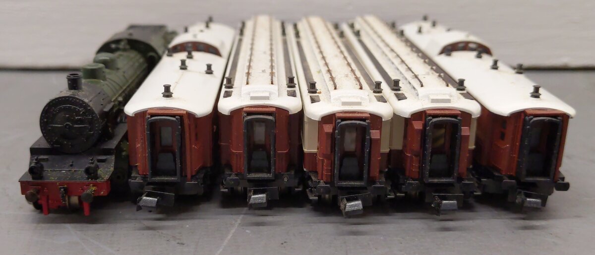 Trix 51-1017-00 N Scale Orient Express Steam Locomotive & Passenger Car Set EX/Box