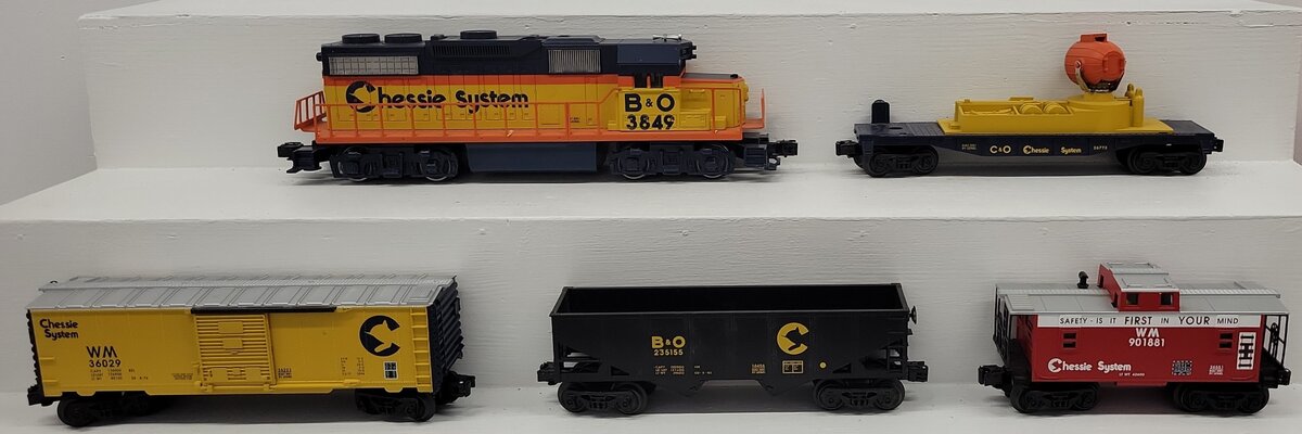 Lionel 6-31915 Chessie GP-38 O Gauge Diesel Freight Train Set EX/Box