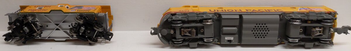 Menards 275-9203 O Gauge Union Pacific RTR Train Starter Set #4694/10583 EX/Box