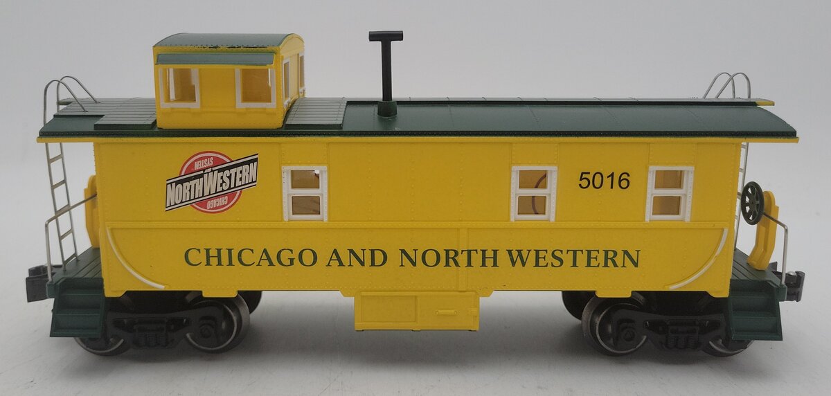 Menards 275-9438 O Gauge Chicago and North Western Caboose #5016 EX/Box