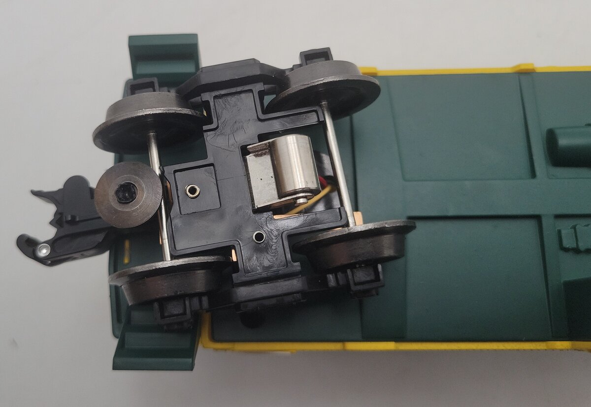 Menards 275-9438 O Gauge Chicago and North Western Caboose #5016 EX/Box
