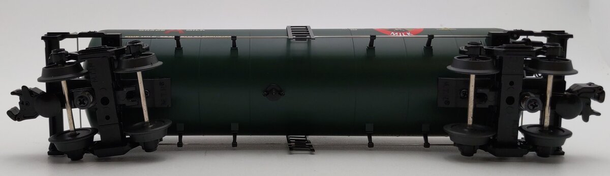 MTH 30-7381 O Gauge Hoods Dairy Modern Tank Car EX/Box