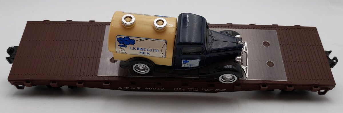 Lionel 6-17529 O Gauge AT&SF Flatcar w/Ford Milk Truck #90010 EX/Box
