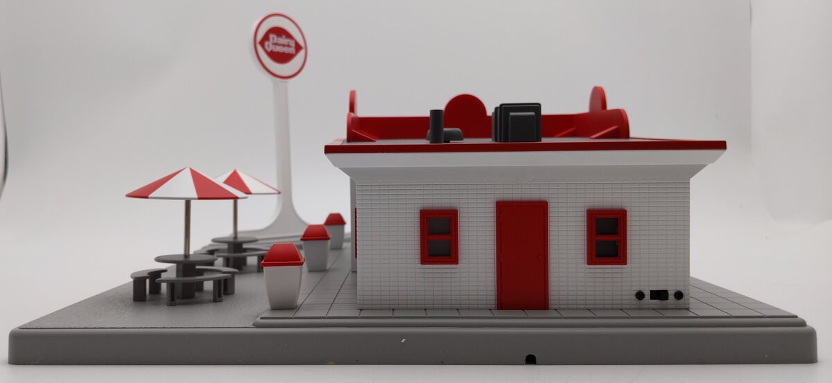 MTH 30-9069 Dairy Queen Restaurant Stand EX/Box