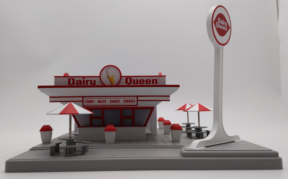 MTH 30-9069 Dairy Queen Restaurant Stand EX/Box