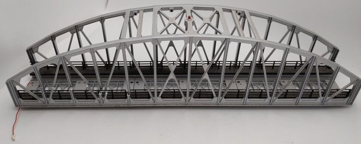 MTH 40-1121 O RealTrax Black Steel Arch Bridge VG