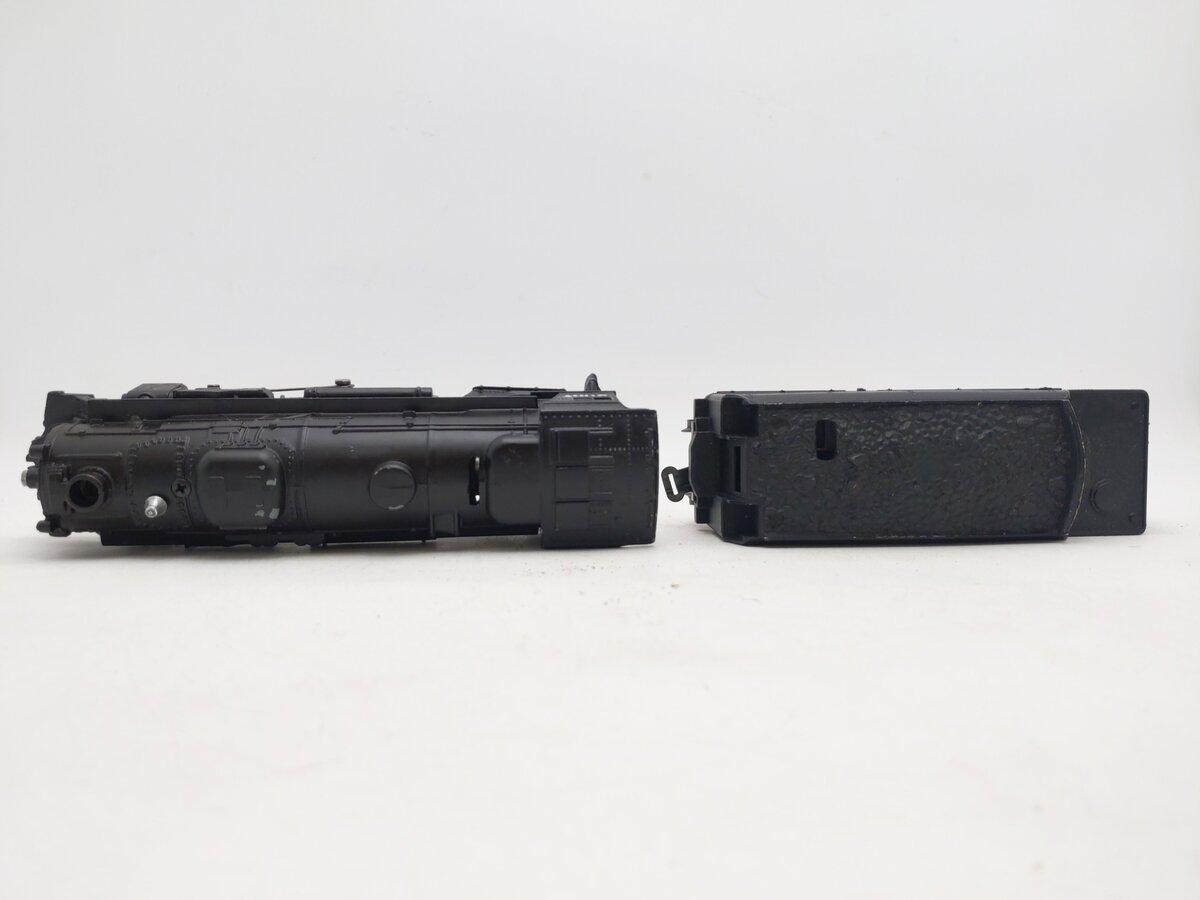 Lionel 2037 Vintage O 2-6-4 Diecast Steam Locomotive w/ 6466W Tender VG