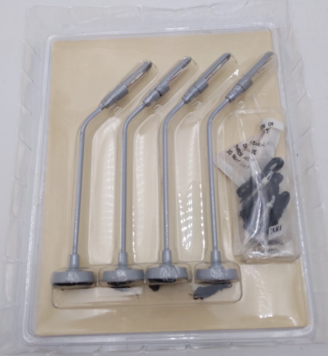 Lionel 6-12804 O And O27 Operating Highway Lights (Set of 4) NIB