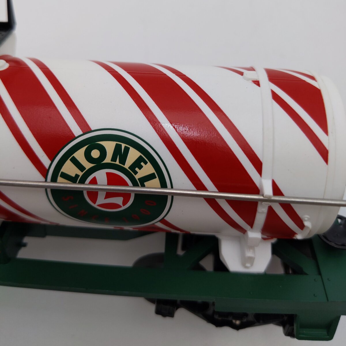 Lionel 6-26196 O Gauge Candy Cane Single Dome Tank Car EX/Box