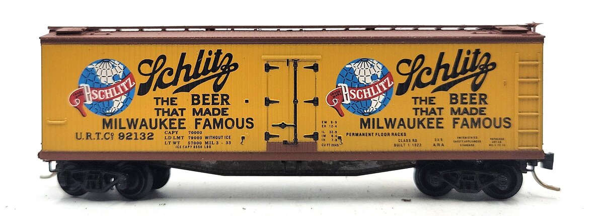 Micro-Trains 04900420 N Schlitz 40' Double Sheathed Wood Reefer #92132 LN/Box