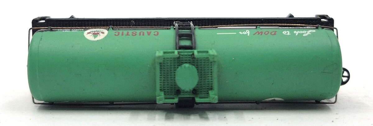 Bachmann 5103 N Scale Caustic Chemical/DOW Canada 41' Tank Car #14003 EX